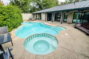 10003 Burgoyne Rd, Houston, TX 77042 - Photo 39