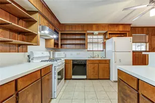 4704 1st St, Bacliff, TX 77518 - Photo 15