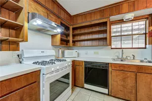 4704 1st St, Bacliff, TX 77518 - Photo 11
