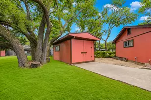 4704 1st St, Bacliff, TX 77518 - Photo 33