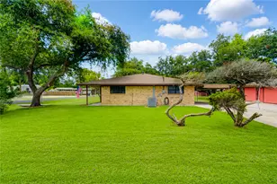 4704 1st St, Bacliff, TX 77518 - Photo 5