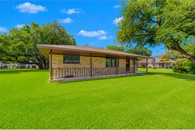 4704 1st Street, Bacliff, TX 77518 - Photo 3