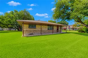 4704 1st St, Bacliff, TX 77518 - Photo 3