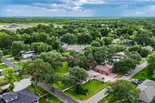 4704 1st St, Bacliff, TX 77518 - Photo 45