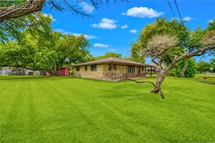 4704 1st St, Bacliff, TX 77518 - Photo 9