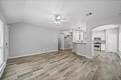 4007 Strawberry Court, Dickinson, TX 77539 - Photo 9