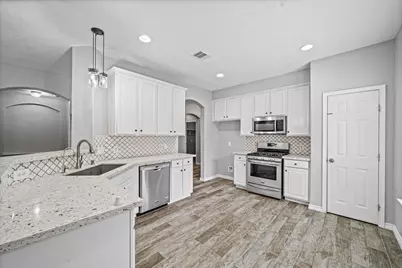4007 Strawberry Court, Dickinson, TX 77539 - Photo 5
