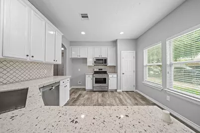4007 Strawberry Court, Dickinson, TX 77539 - Photo 7