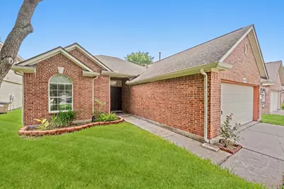 4007 Strawberry Court, Dickinson, TX 77539 - Photo 3