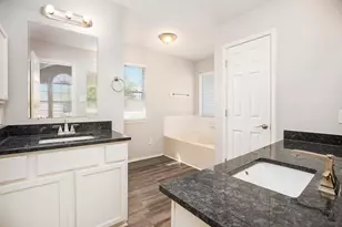 5114 Chase Ct Dr, Bacliff, TX 77518 - Photo 5