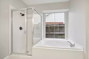 1823 Misty Oaks Ln, Sugar Land, TX 77479 - Photo 17