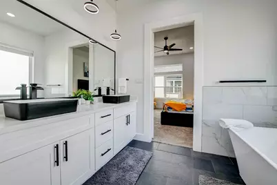 1913 Hoskins Drive #A, Houston, TX 77080 - Photo 23