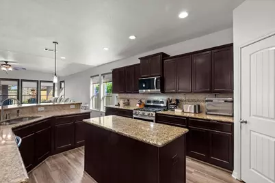944 Francesca Court, League City, TX 77573 - Photo 7