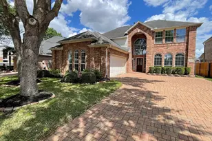 14207 Cairns Ct, Sugar Land, TX 77498 - Photo 3