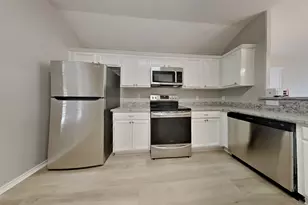 26925 Carriage Manor Ln, Kingwood, TX 77339 - Photo 5