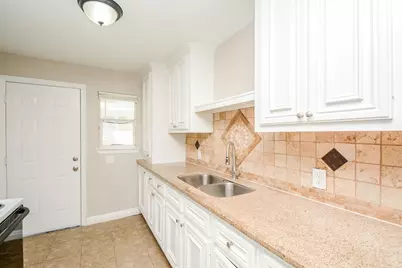 6018 Collingsworth Street #1, Houston, TX 77026 - Photo 7