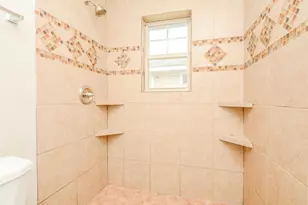 6018 Collingsworth St, Houston, TX 77026 - Photo 13