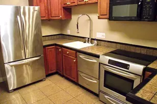 2100 Tanglewilde St, Houston, TX 77063 - Photo 7