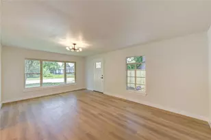 4914 Pershing St, Houston, TX 77033 - Photo 9