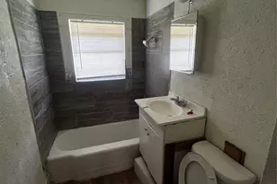 5926 Southtown St, Houston, TX 77033 - Photo 7