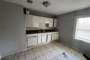 5926 Southtown St, Houston, TX 77033 - Photo 3