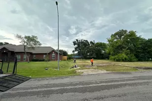 1121 Theresa St, Houston, TX 77051 - Photo 1