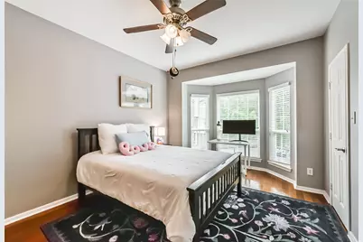 4455 Castle Court Place, Houston, TX 77006 - Photo 9