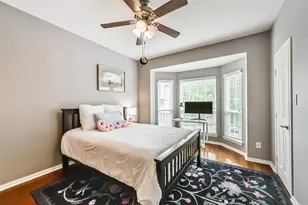 4455 Castle Ct Pl, Houston, TX 77006 - Photo 9