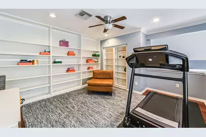 4455 Castle Court Place, Houston, TX 77006 - Photo 15