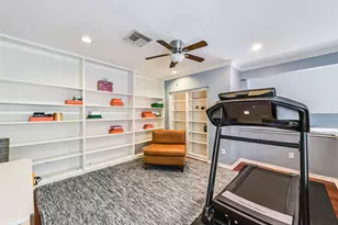4455 Castle Ct Pl, Houston, TX 77006 - Photo 15