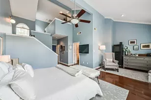 4455 Castle Ct Pl, Houston, TX 77006 - Photo 11