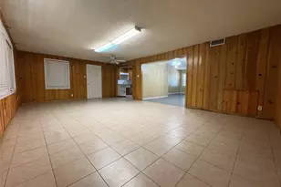 106 Barracuda Ave, Galveston, TX 77550 - Photo 5