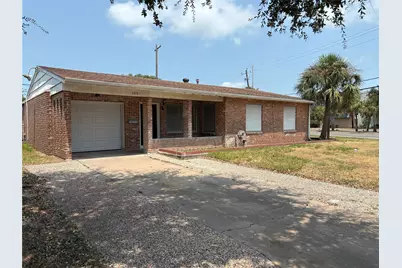 106 Barracuda Avenue, Galveston, TX 77550 - Photo 1