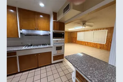106 Barracuda Avenue, Galveston, TX 77550 - Photo 9