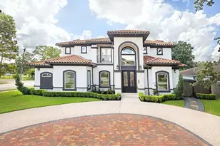 9761 Westview Dr, Houston, TX 77055 - Photo 1