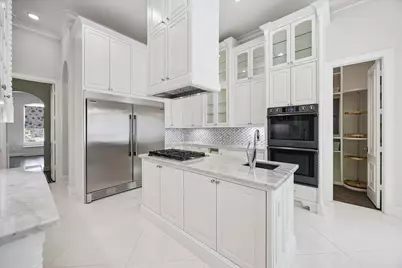 9761 Westview Drive, Houston, TX 77055 - Photo 7