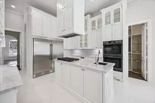 9761 Westview Dr, Houston, TX 77055 - Photo 7