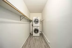 2100 Tanglewilde St, Houston, TX 77063 - Photo 15