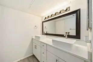 2100 Tanglewilde St, Houston, TX 77063 - Photo 13