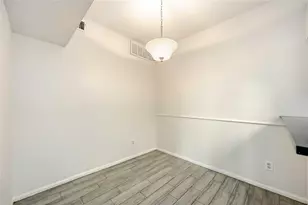 2100 Tanglewilde St, Houston, TX 77063 - Photo 9