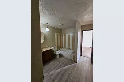 5643 Condon Lane, Houston, TX 77053 - Photo 9