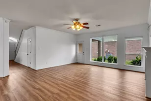 9915 Valance Way, Conroe, TX 77385 - Photo 9