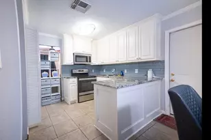 2117 Pecan St, Dickinson, TX 77539 - Photo 9