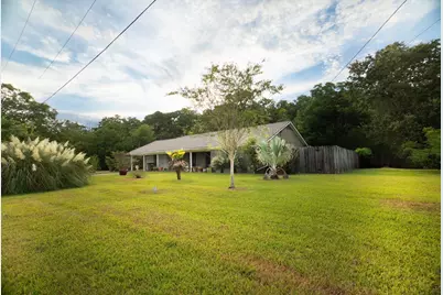 2117 Pecan Street, Dickinson, TX 77539 - Photo 3