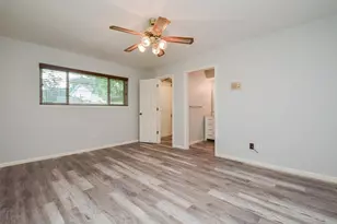 11915 N Hanworth Dr, Houston, TX 77031 - Photo 17