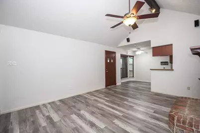 11915 N Hanworth Drive, Houston, TX 77031 - Photo 7