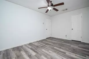 11915 N Hanworth Dr, Houston, TX 77031 - Photo 25