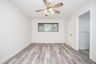 11915 N Hanworth Dr, Houston, TX 77031 - Photo 15