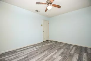 11915 N Hanworth Dr, Houston, TX 77031 - Photo 29