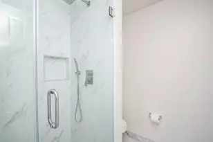 11915 N Hanworth Dr, Houston, TX 77031 - Photo 19